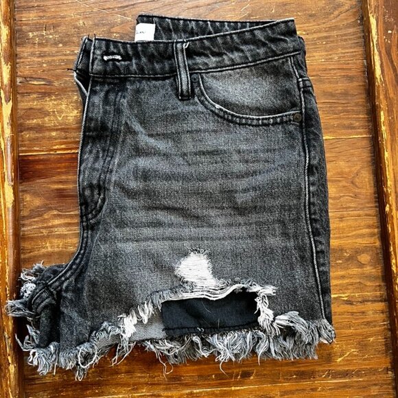 Kancan | Black High-Waisted Frayed Shorts - Picture 2 of 3